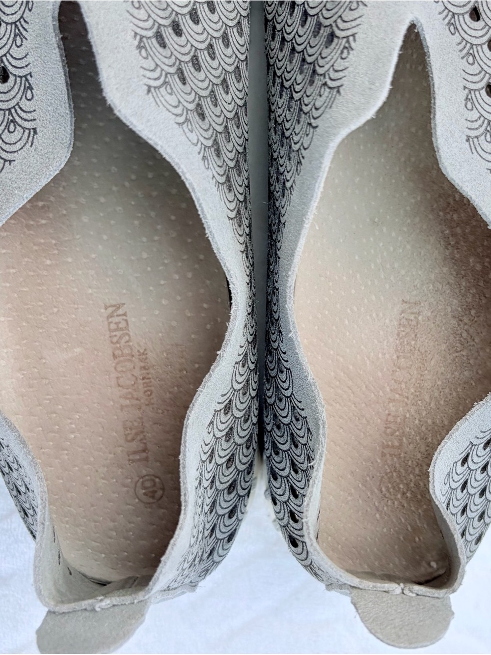 Ilse Jacobsen Scalloped Slip on Shoes Size 9.5 Tulip Flats Comfy Boho Travel - Picture 7 of 11